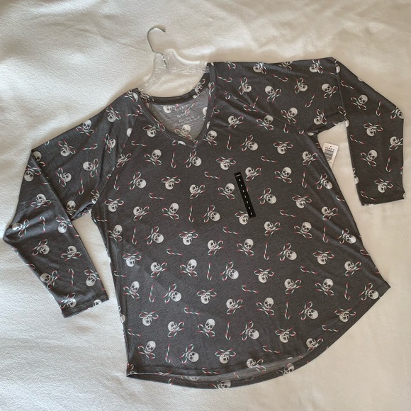 NEW! TORRID “Skull Candy” Heather Grey Raglan Long-Sleeve Raglan V-Neck Tee, NWT - Picture 3 of 15